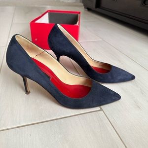 Selling Carolina Herrera pumps, very comfortable and beautiful